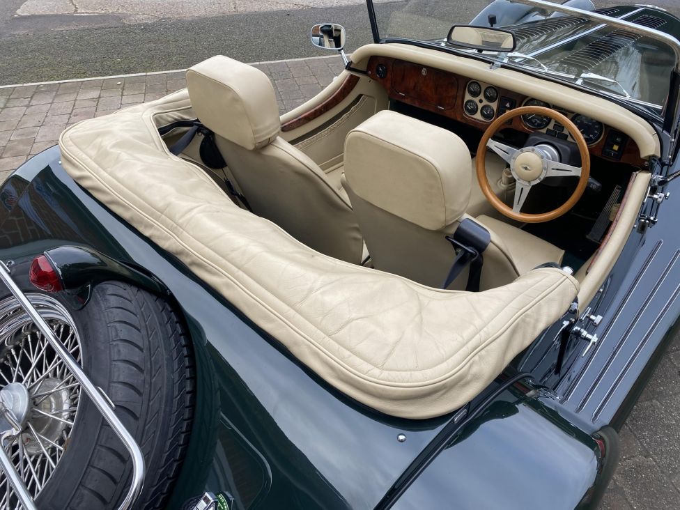 2001 Morgan Plus 8 4.6L Photograph